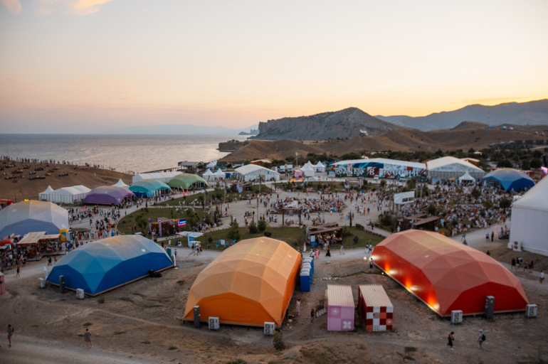 В Крыму завершился фестиваль «Таврида.АРТ» — томичи поделились эмоциями