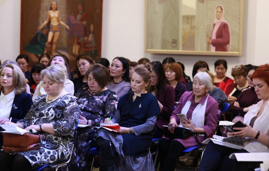 Вопросы защиты прав работающих женщин обсудили на форуме в Якутии