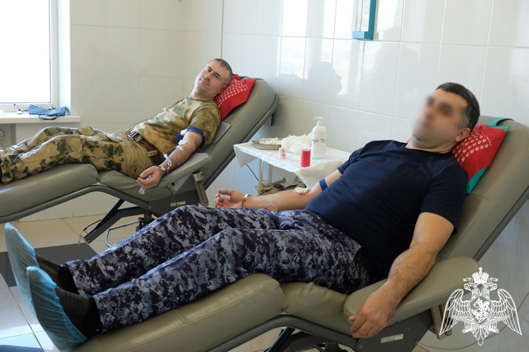 Росгвардейцы стали участниками предновогоднего донорского марафона в Дагестане