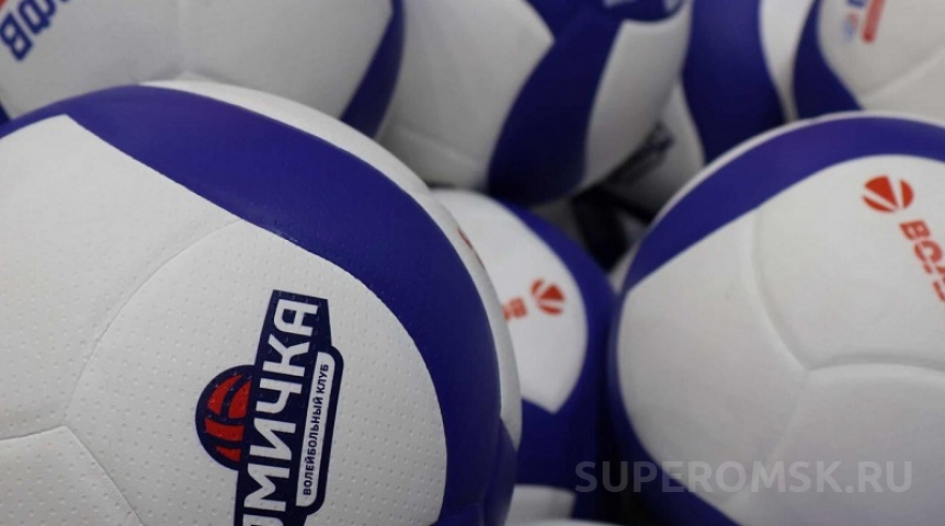 Омичам предлагают посмотреть волейбол под снегопадом