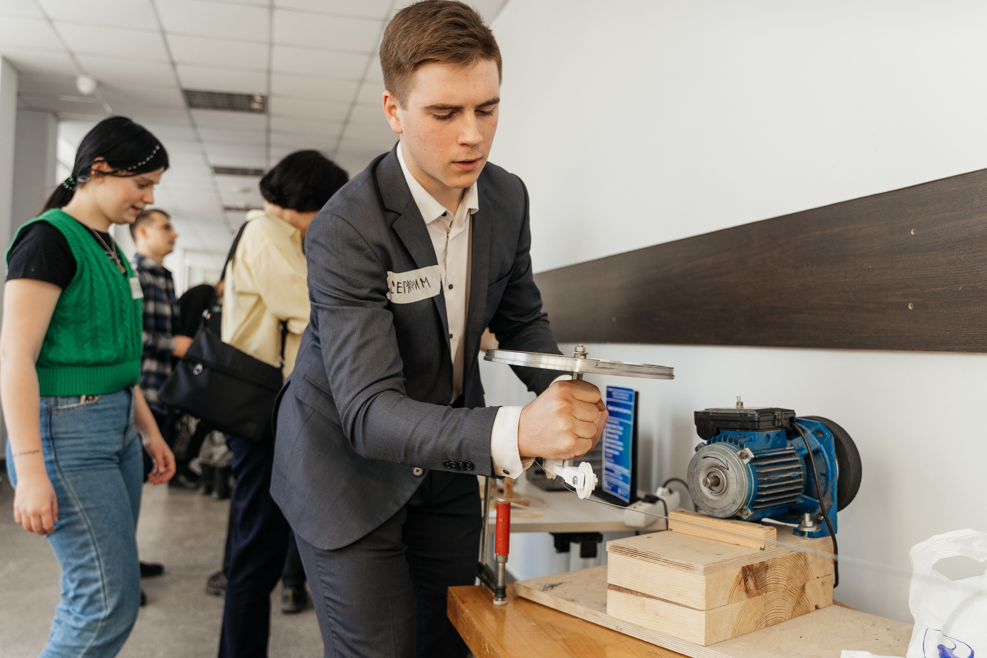 Студентка 1 курса. Студент второго курса. Нэти студенты. Колледж моска синергия. Мгимо лекция.