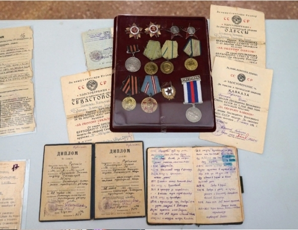 Документы ветерана войны передали из США в севастопольский музей