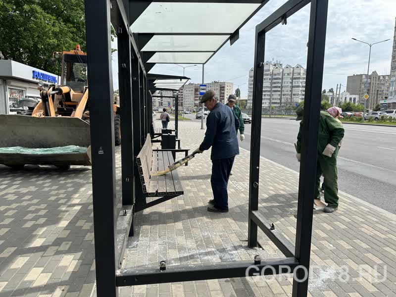 Остановиться в липецке. Стеклянная остановка. Остановка. Остановка в городе. Пр Победы остановка.