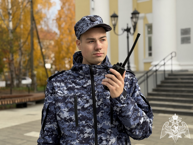 В Сыктывкаре росгвардейцы задержали мужчину, пытавшегося похитить спортивный костюм из гипермаркета