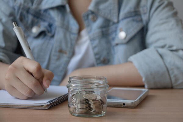 Арбитраж отказал во взыскании средств с главной фирмы за повторную выплату пособия сотруднику-совместителю