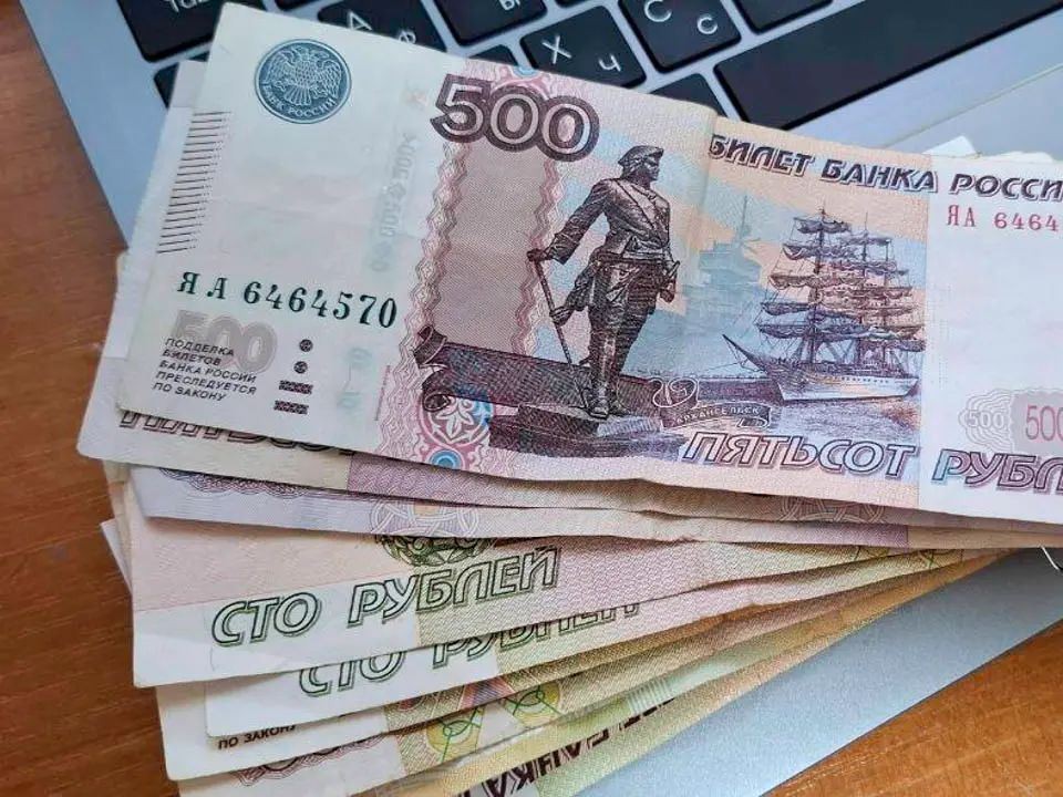 В январе аванс будет меньше: как длинные праздники влияют на зарплату