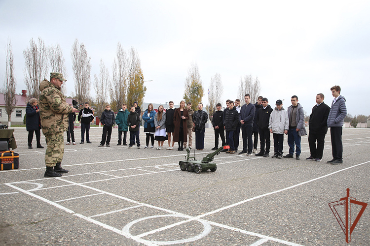 Всероссийская акция «День призывника» прошла в Северо-Кавказском округе Росгвардии