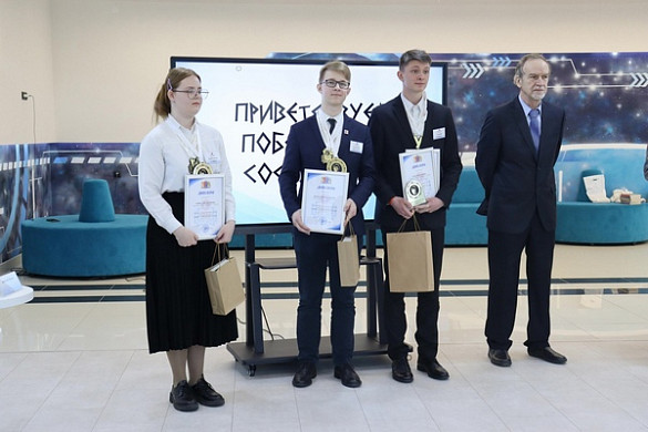  Гимназист из Тейкова стал абсолютным победителем регионального финала «Умников и умниц» 