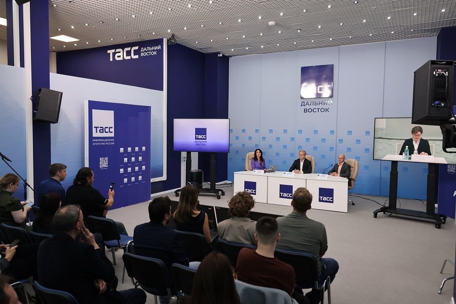 Фото: Илья Аверьянов/ТАСС | СМИ, в облаках витающие