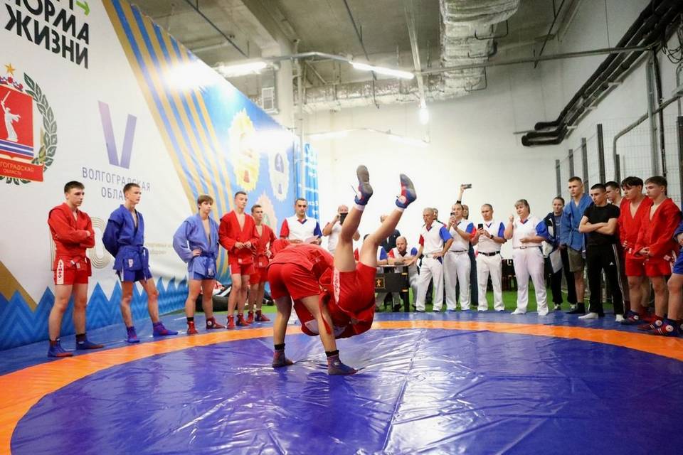 Калачевские самбисты триумфально выступили на «Волгоград Арене»