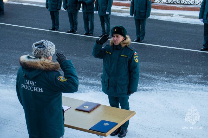 В Салехарде приняли Присягу 9 сотрудников Главного управления МЧС России по Ямало-Ненецкому автономному округу.