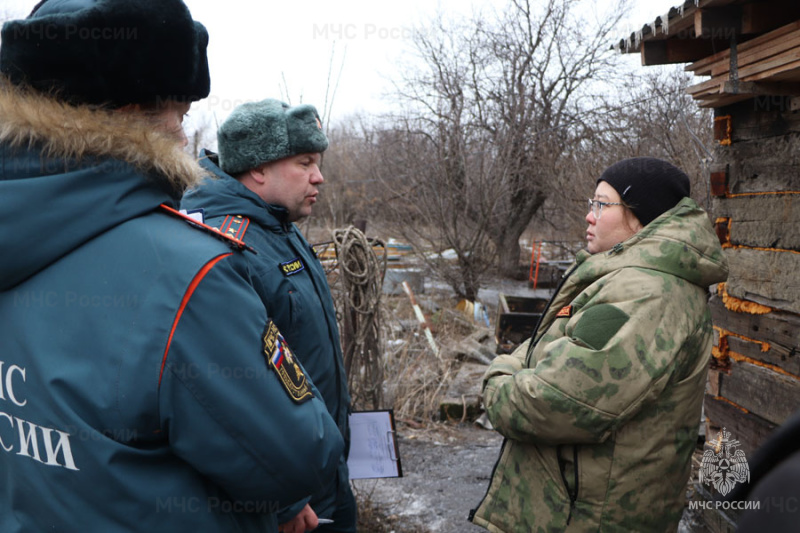 В пос. Ивановский сегодня инструктировали граждан по пожарной безопасности