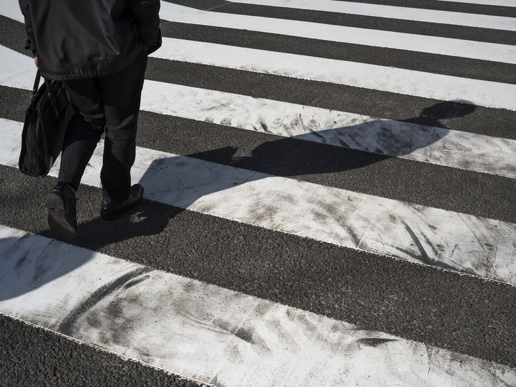 «Не заметил»: в Омске иномарка насмерть сбила мужчину на пешеходном переходе