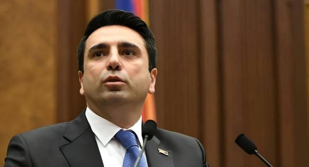 Вместо извинений перед Белоруссией председатель парламента Армении предложил им заниматься картошкой