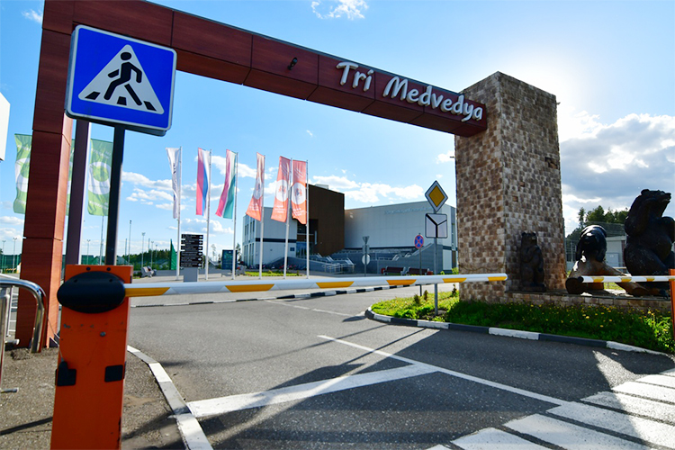 В Международной школе «Алабуга» на момент публикации текста комментарий получить на удалось