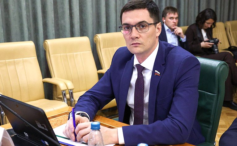 Роман Маслов
