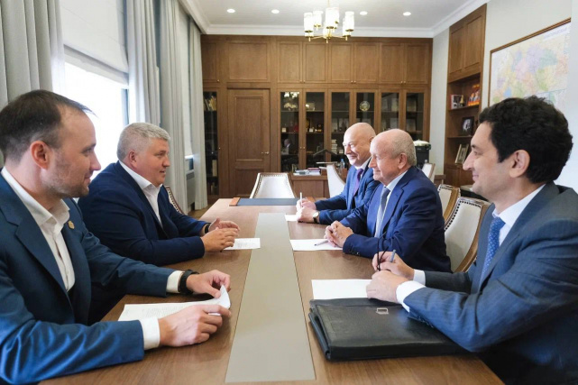 Евгений Забарчук совершил рабочую поездку в Новгородскую область