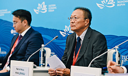 Алексей Цыденов выступил модератором бизнес-диалога «Россия-Монголия» на ВЭФ-2023