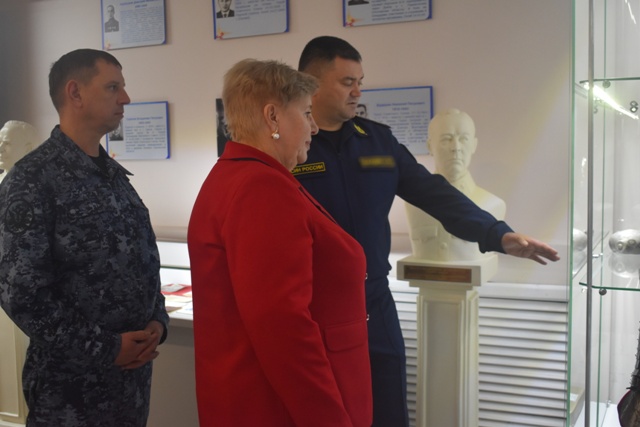 Исправительную колонию № 7 посетили Уполномоченный Омской области по правам человека Ирина Михайловна Касьянова и начальник отдела по гражданским социально-экономическим правам и правам ребенка Аппарата Уполномоченного Сергей Мелехин