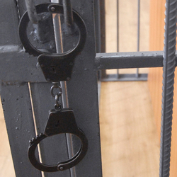 Насиловавшие заключенного шваброй не раскаялись: 