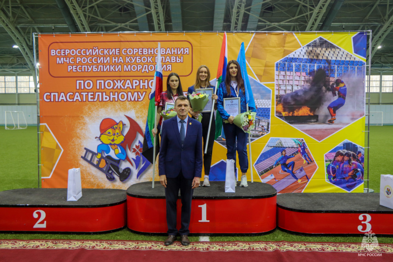Татарстанские спасатели победили на Всероссийских соревнованиях МЧС России на Кубок главы республики по пожарно-спасательному спорту