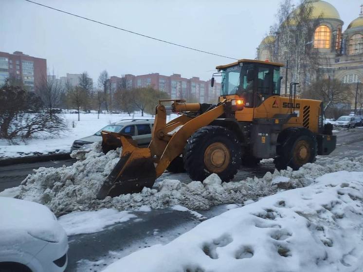 В Петербурге прочистили 8 тысяч решеток дождеприемников