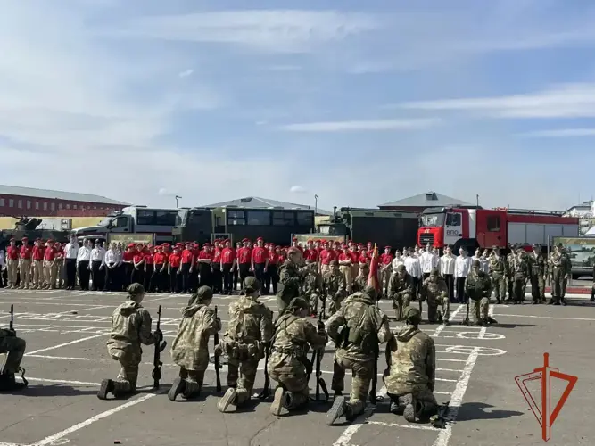 Военнослужащие Росгвардии провели для юных омичей патриотический форум «Наследие. Помним,гордимся,чтим!» 