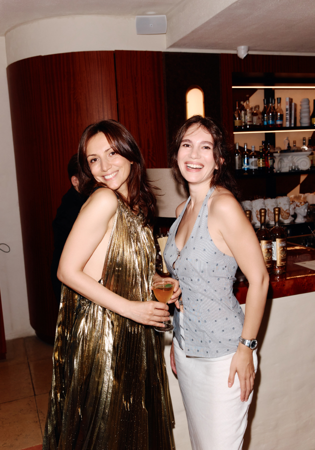 Карина Ошроева и Дана Бирер 