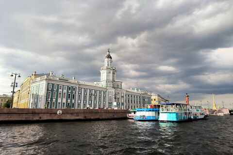 Минус 9% за ночь: почему отели Петербурга теряют деньги быстрее московских 