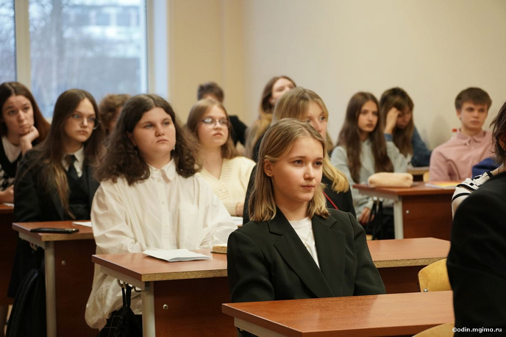 Историко-литературный круглый стол, посвященный 80-летию со Дня снятия блокады Ленинграда