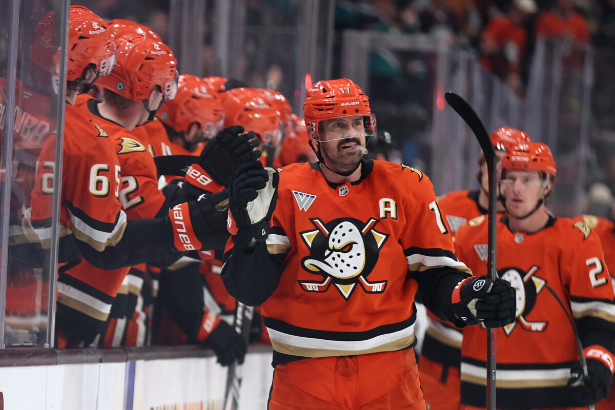 «Анахайм» обыграл «Рейнджерс» в матче НХЛ, Панарин набрал два очка