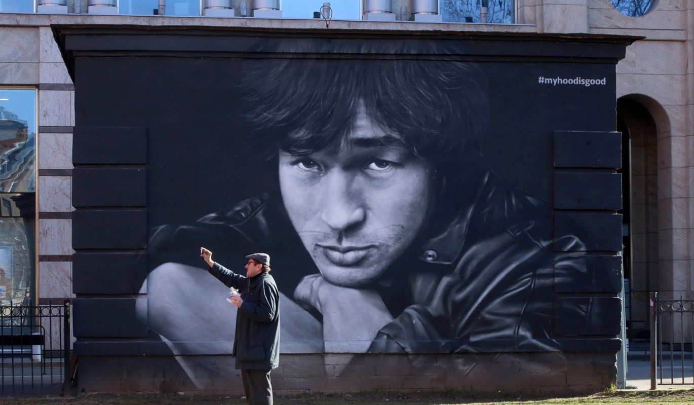 Виктор цой 15 августа 1990. Виктор цой моро. Виктор цой. Виктор цой 2022. Виктор цой кореец.