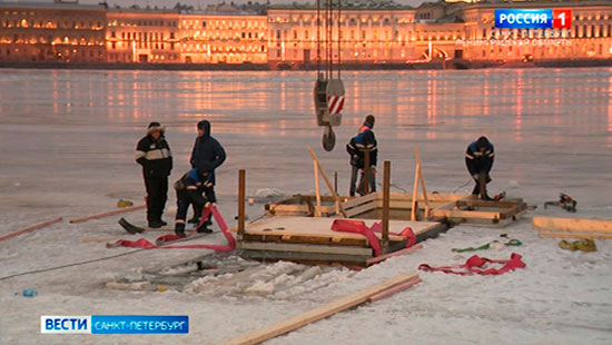 Петропавловская крепость лед плывет