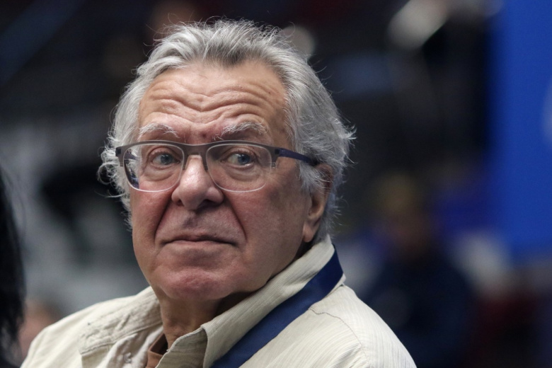 «Первый пойду рыть окопы»: как сейчас живет Андрей Ургант