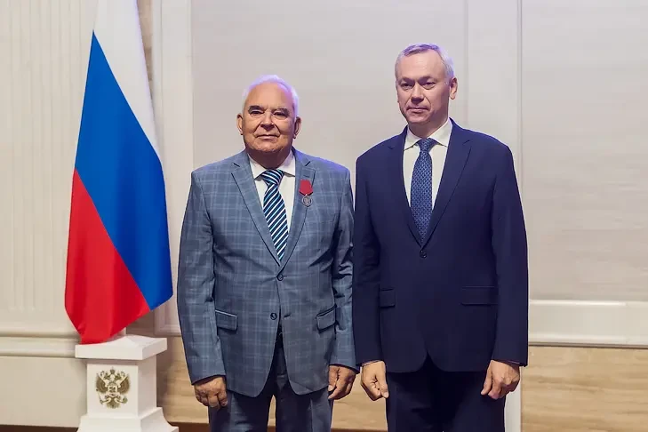 Андрей Травников вручил высокие награды новосибирцам