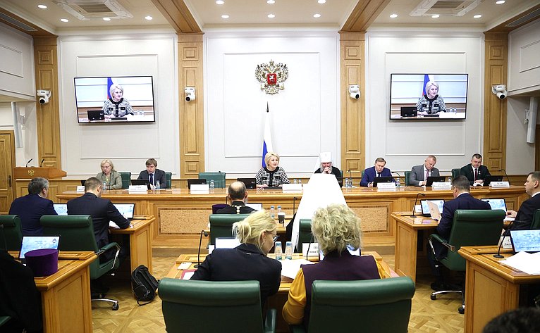 Круглый стол Комитета СФ по науке, образованию и культуре «Воспитание и просвещение как инструменты формирования личности в современном обществе» (в рамках XIV Рождественских парламентских встреч)
