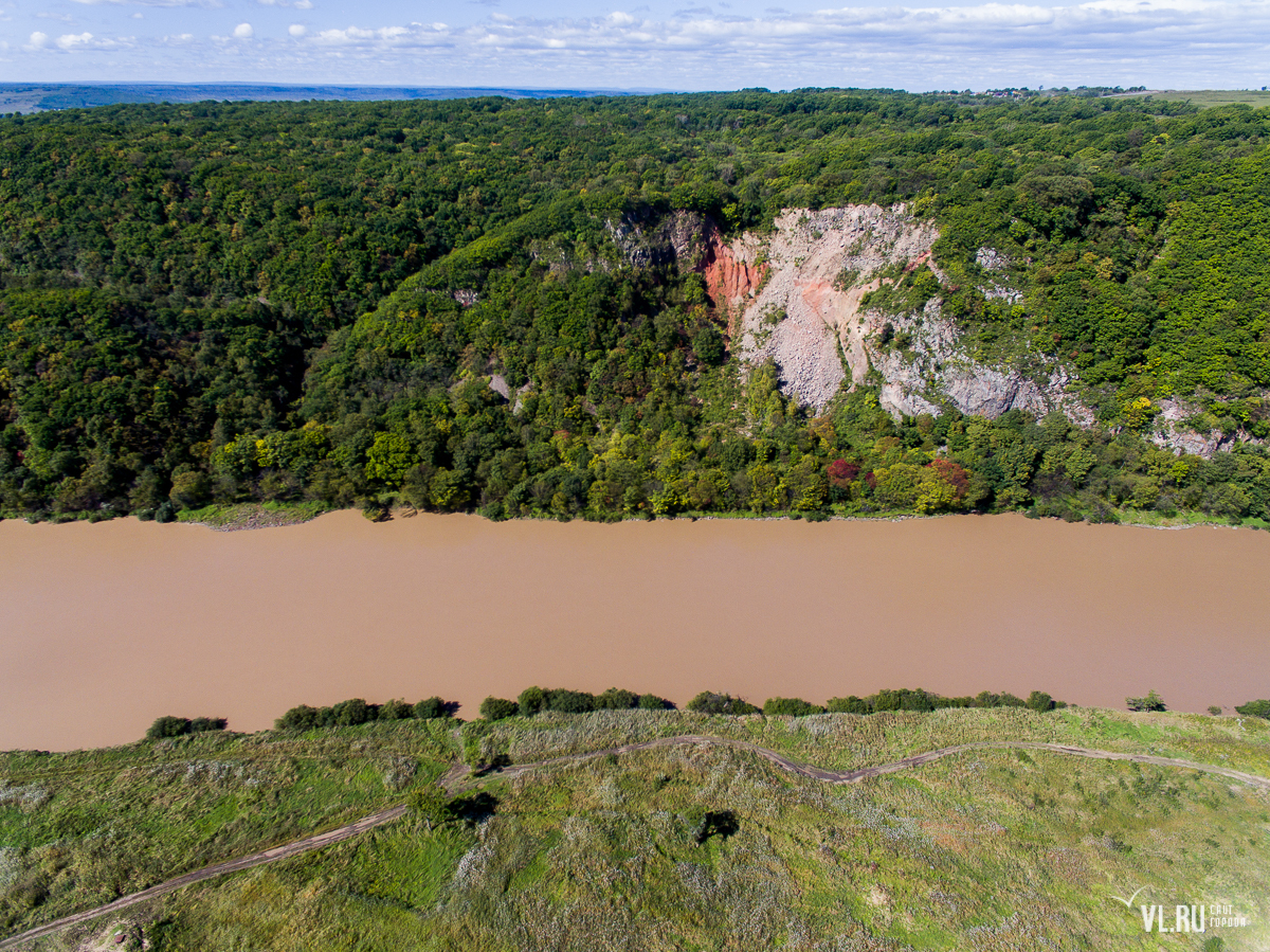Аян хабаровский край. Гора лысый дед приморский край. Вулкан в приморье. Реки и горы приморского края. Педан гора в приморье.