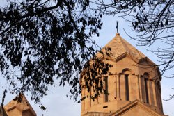 Отношения между ААЦ и премьером Армении обострились на фоне ситуации в Нагорном Карабахе