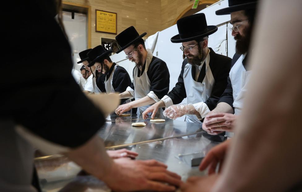 Какого числа пейсах. Еврейская пасха в 2022 году какого числа. Заповеди песаха. Празднование еврейской пасхи. Какого числа пейсах.