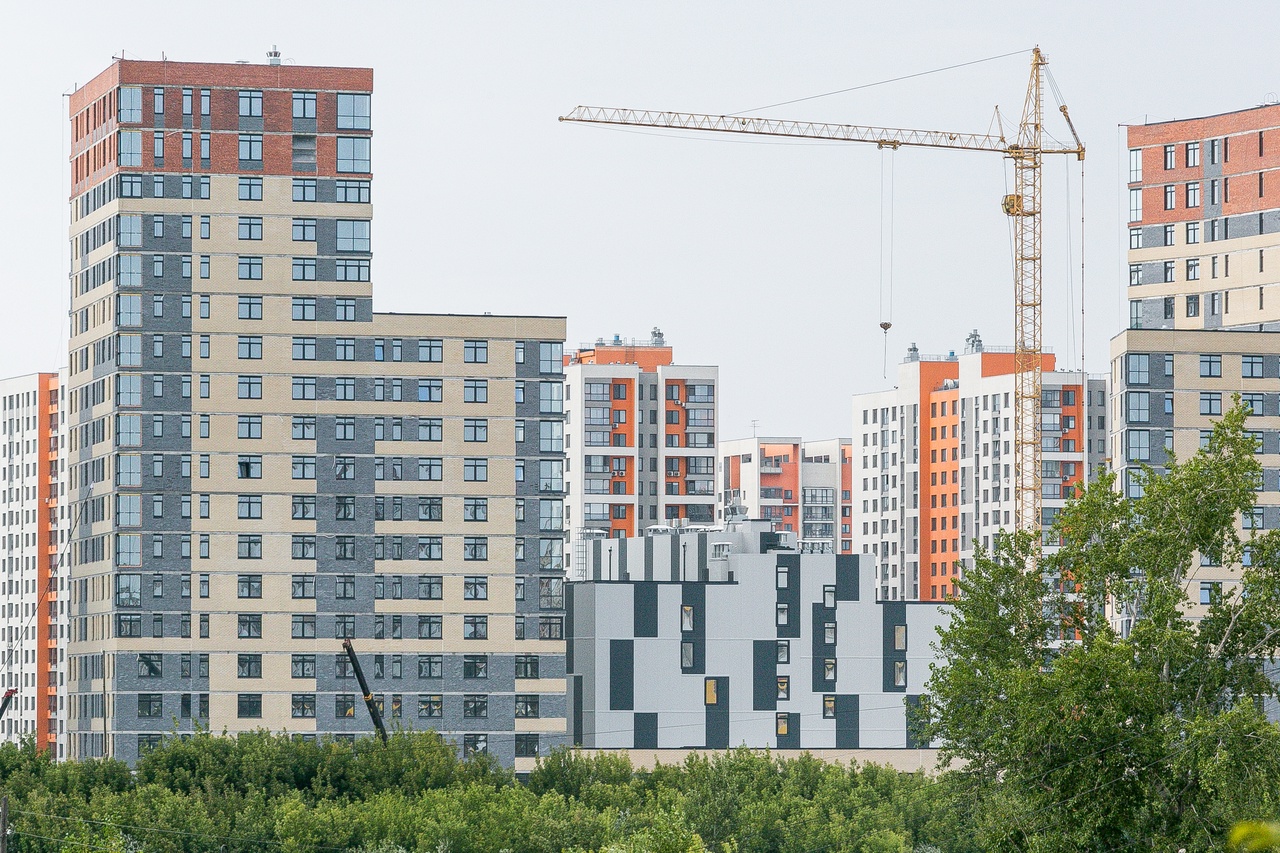 Квартал застройщик. Стройка в городе. Новостройки России. Тюмень застройка. Новостройка строится.