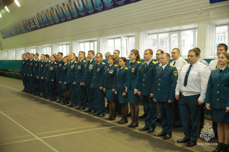В рамках Дня спасателя сотрудники МЧС России награждены ведомственными наградами
