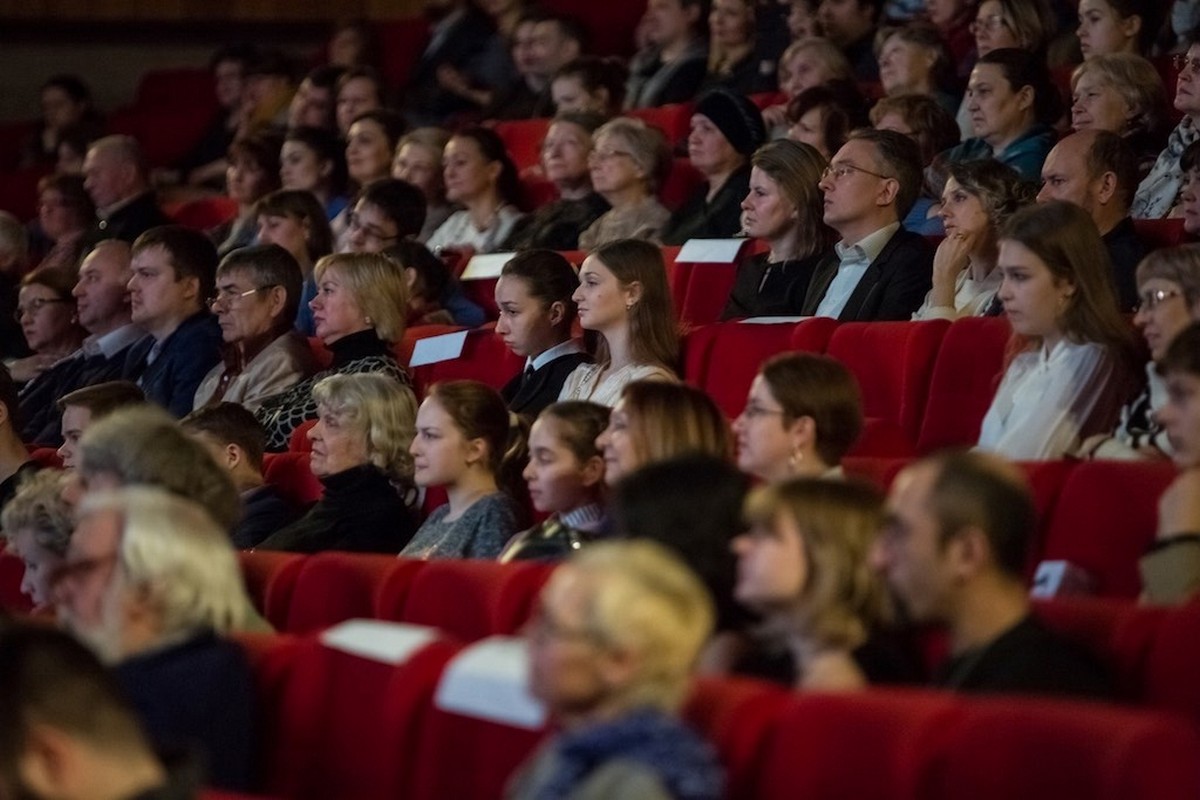 Регистрация зрителей. Vi Международный кинофестиваль "влюбленные в искусство".