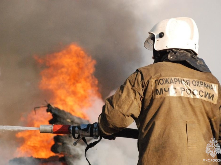 В Рыбинске пожарные дважды за вечер выезжали на возгорание кабелей в МКД
