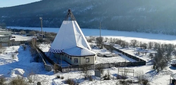 Вандалы разрисовали обзорную площадку в парке Читы