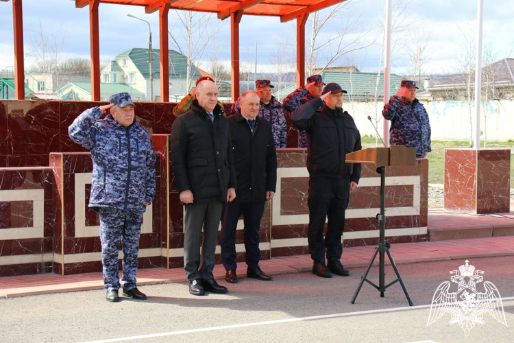 В Управлении Росгвардии по Карачаево-Черкесской Республике состоялся митинг, посвященный Дню образования войск национальной гвардии Российской Федерации