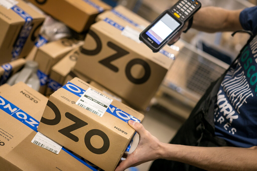 Ozon - явный лидер, а Lamoda - в ТОП-3! Как россияне ищут и где покупают одежду через Интернет?