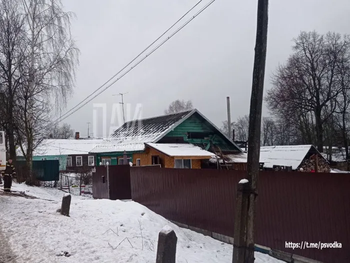 Пожарные ликвидировали возгорание жилого дома в Опочке (ФОТО)