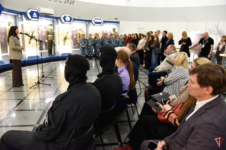 В Удмуртии спецназ Росгвардии принял участие в открытии выставки «Долг. Честь. Отвага», посвященной 75-летию подразделений специального назначения