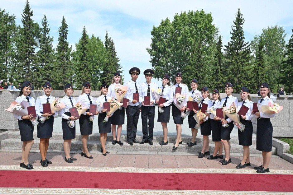 Выпускники. Фото пресс-службы Восточно-Сибирского института МВД России