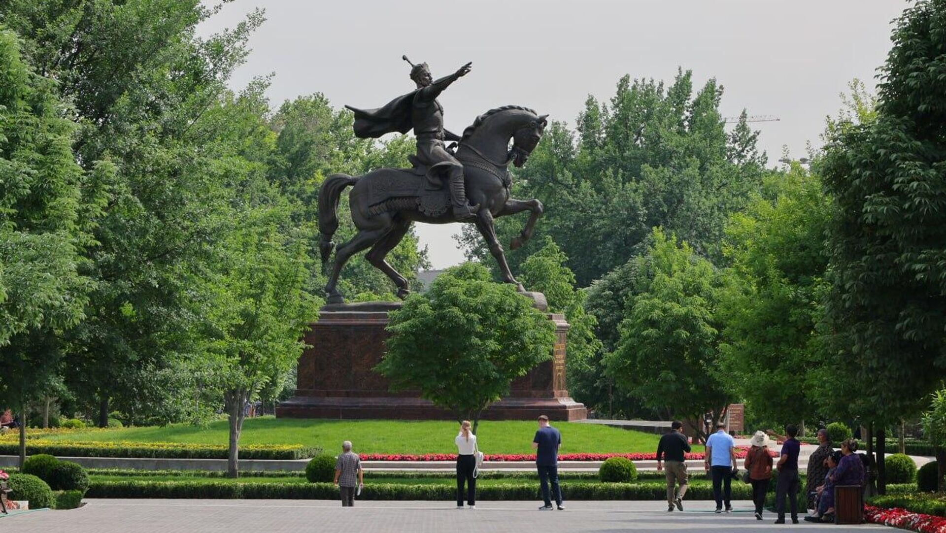 Сквер Амира Темура - Sputnik Узбекистан, 1920, 08.05.2026